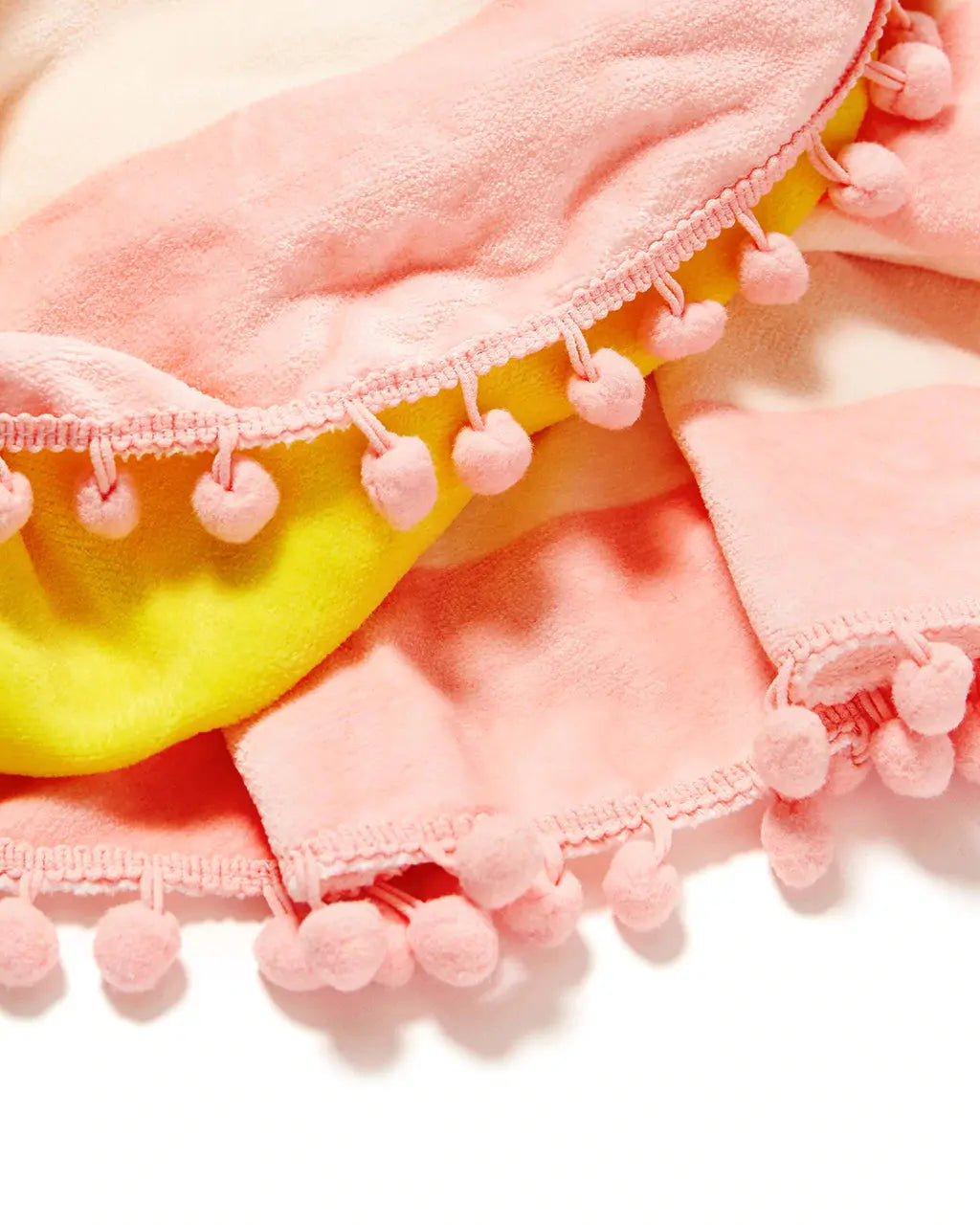 All Around Giant Towel - Daisy Bando