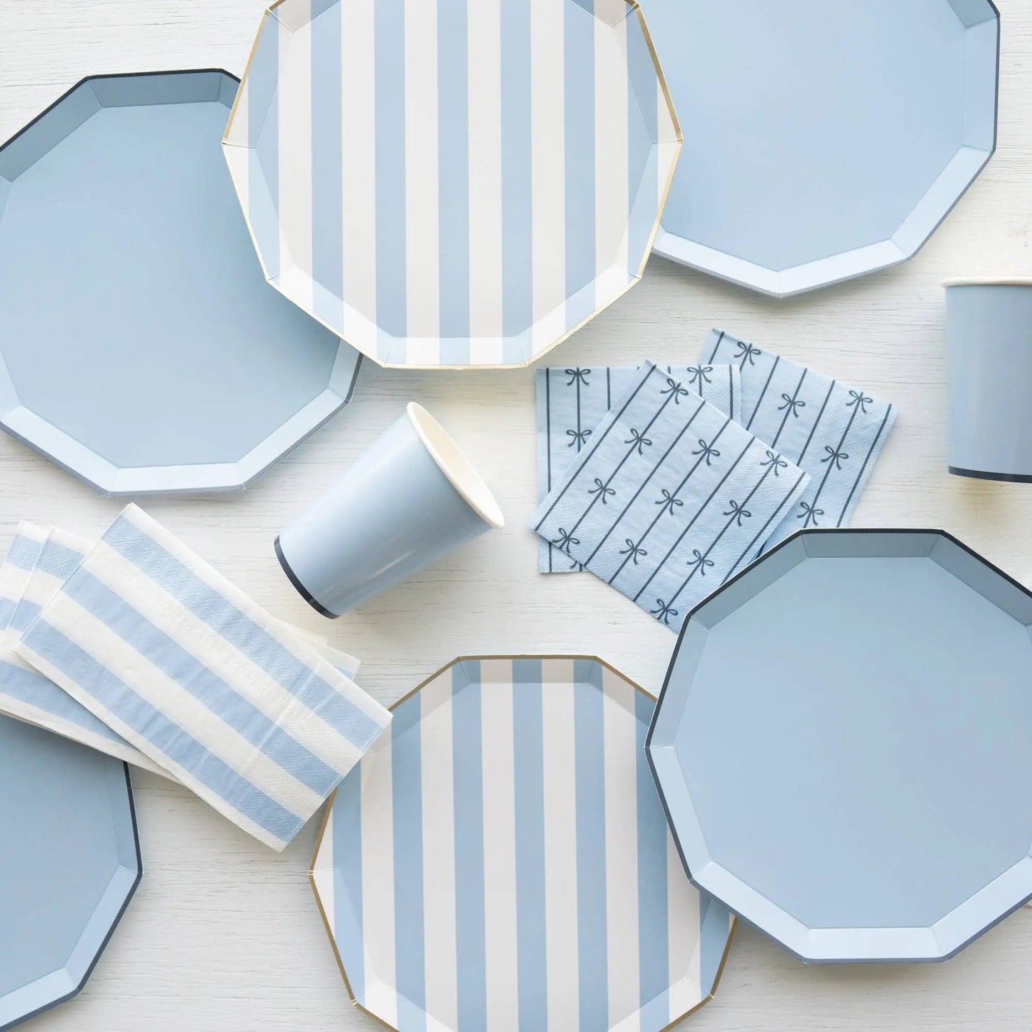 Bonjour Fête - SKY BLUE SIGNATURE CABANA STRIPE PLATES Bonjour Fête