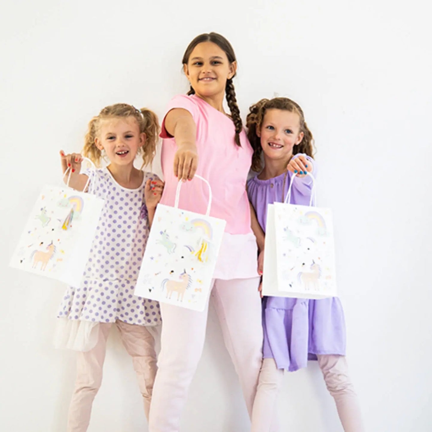 Gift Bags Unicorns & Rainbows - 6 pieces Folat