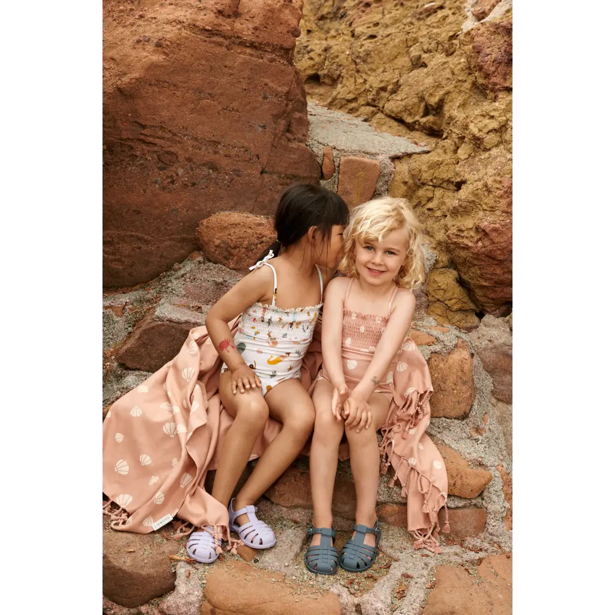 MONA BEACH TOWEL SHELL / PALE TUSCANY Konges Slojd