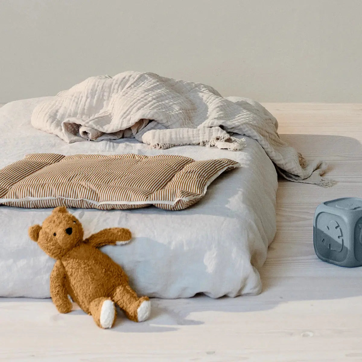 Bob the bear - Golden caramel LieWood