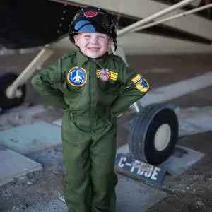 PILOT JUMPSUIT SET INCLUDES HELMET & ID BADGE Great Pretenders