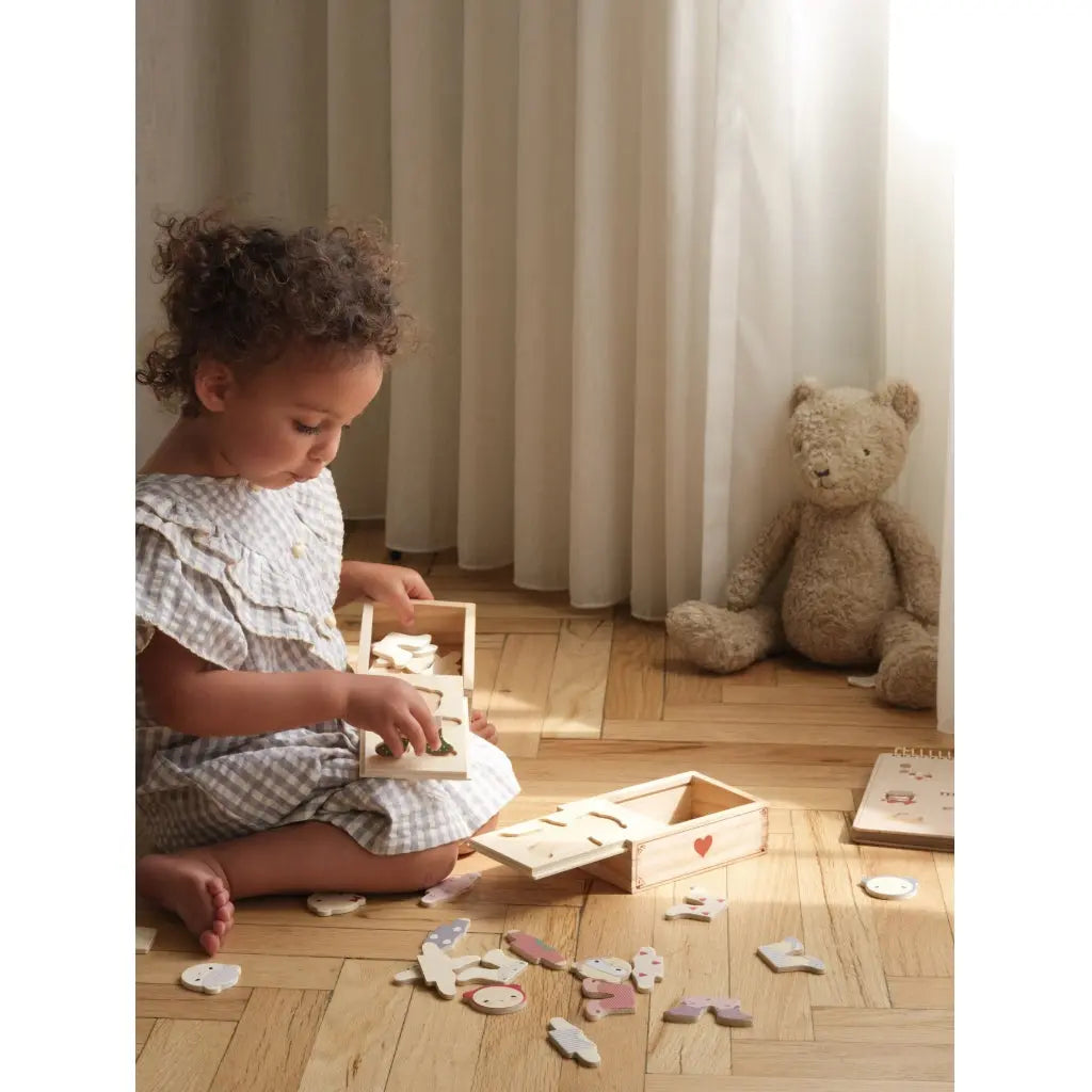 Wooden Teddy Dress-UP Puzzle Konges Slojd