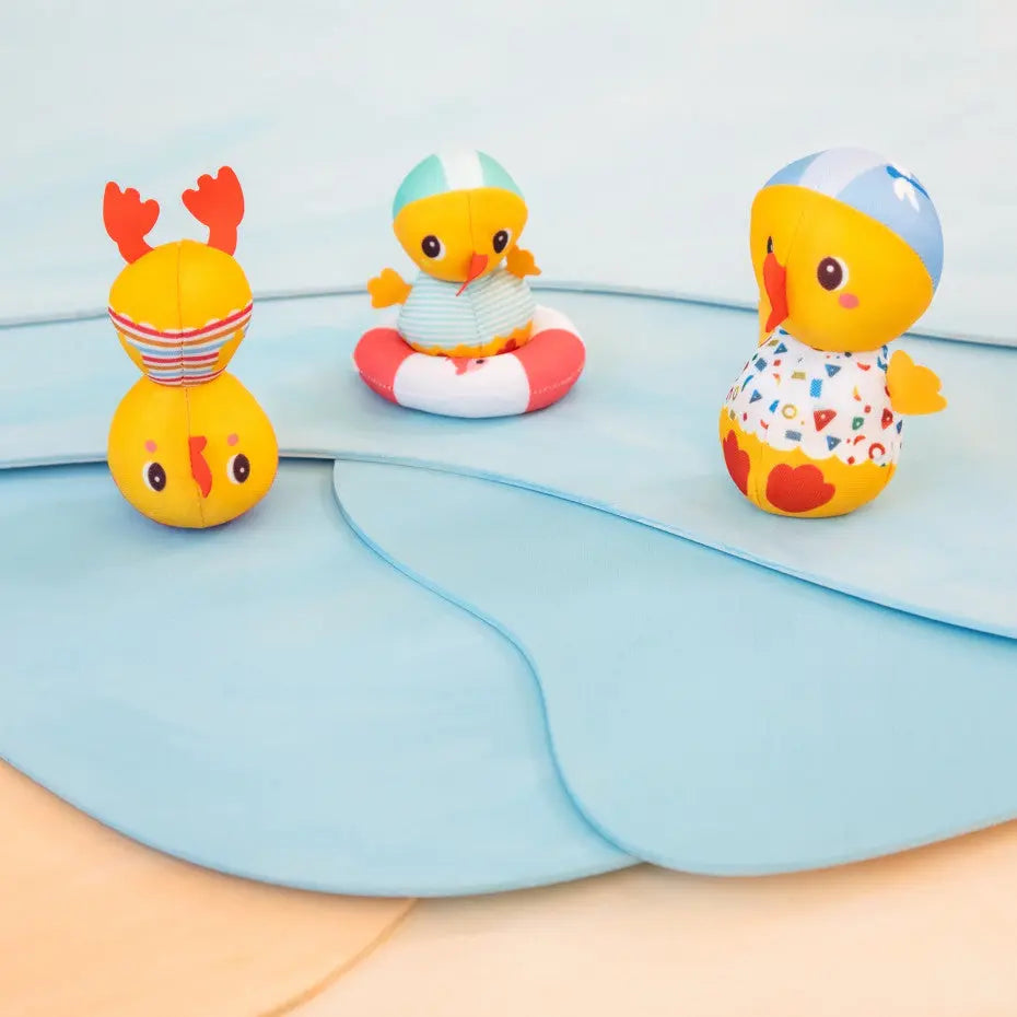 3 bath ducks learning to swim Lilliputiens
