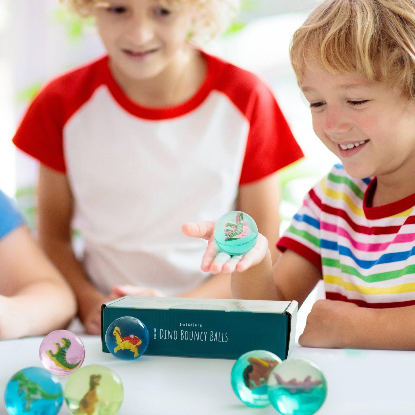 The Twiddlers - 8 Dinosaur Bouncy Rubber Balls (4.5cm)