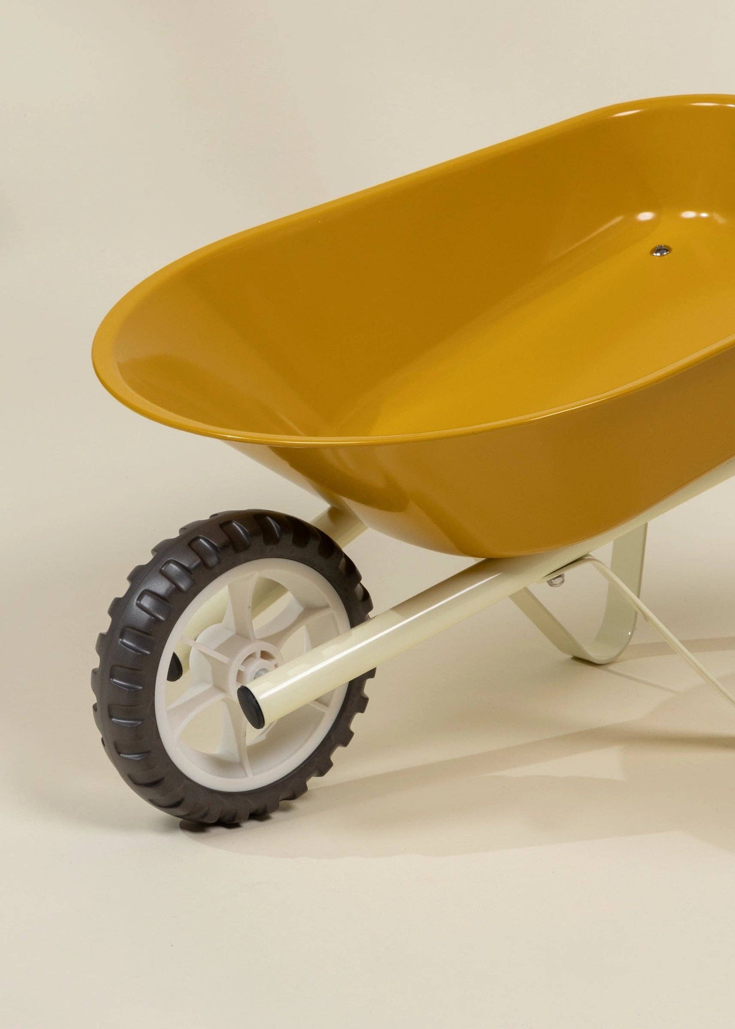Heritage Wheelbarrow – Goldfish