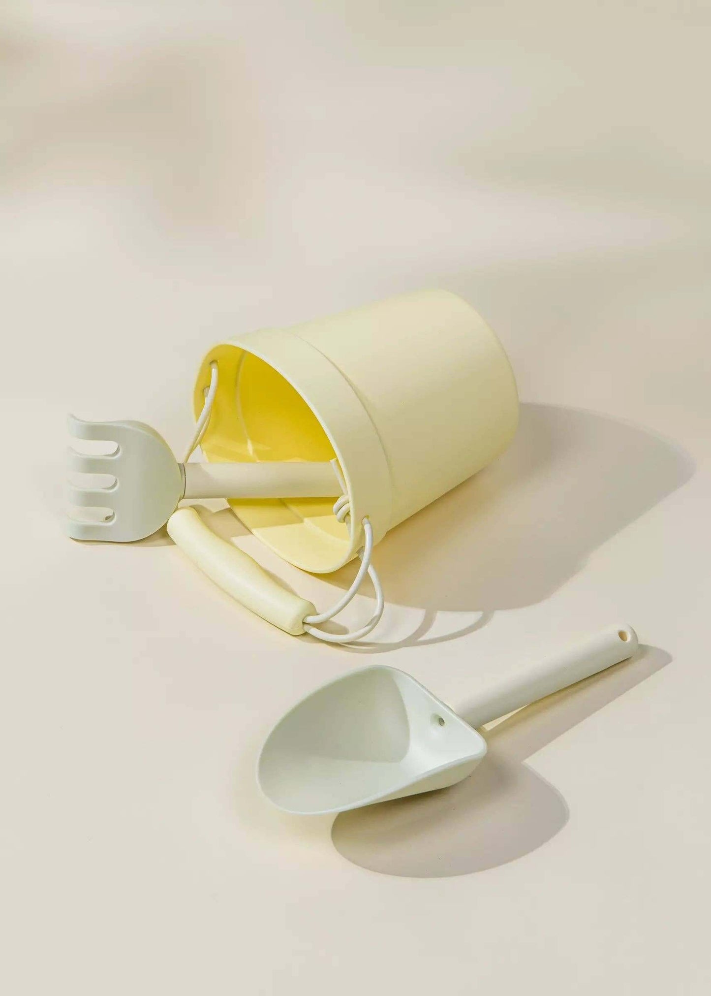 Silicone Beach Bucket & Accessories (3 pcs)