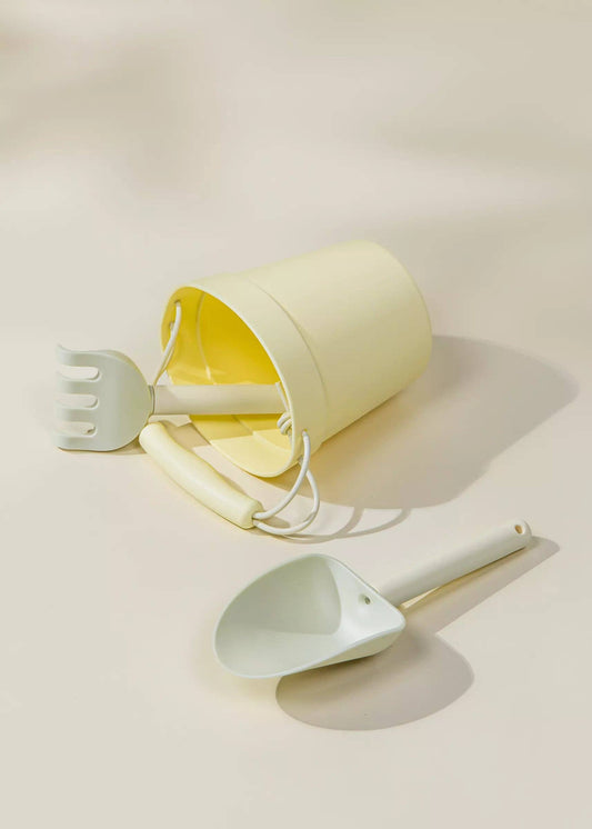 Silicone Beach Bucket & Accessories (3 pcs)