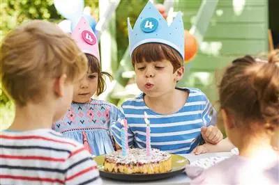 Birthday Crown Pink Goki