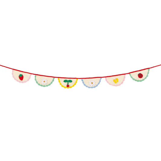 Crochet scalloped garland Meri Meri