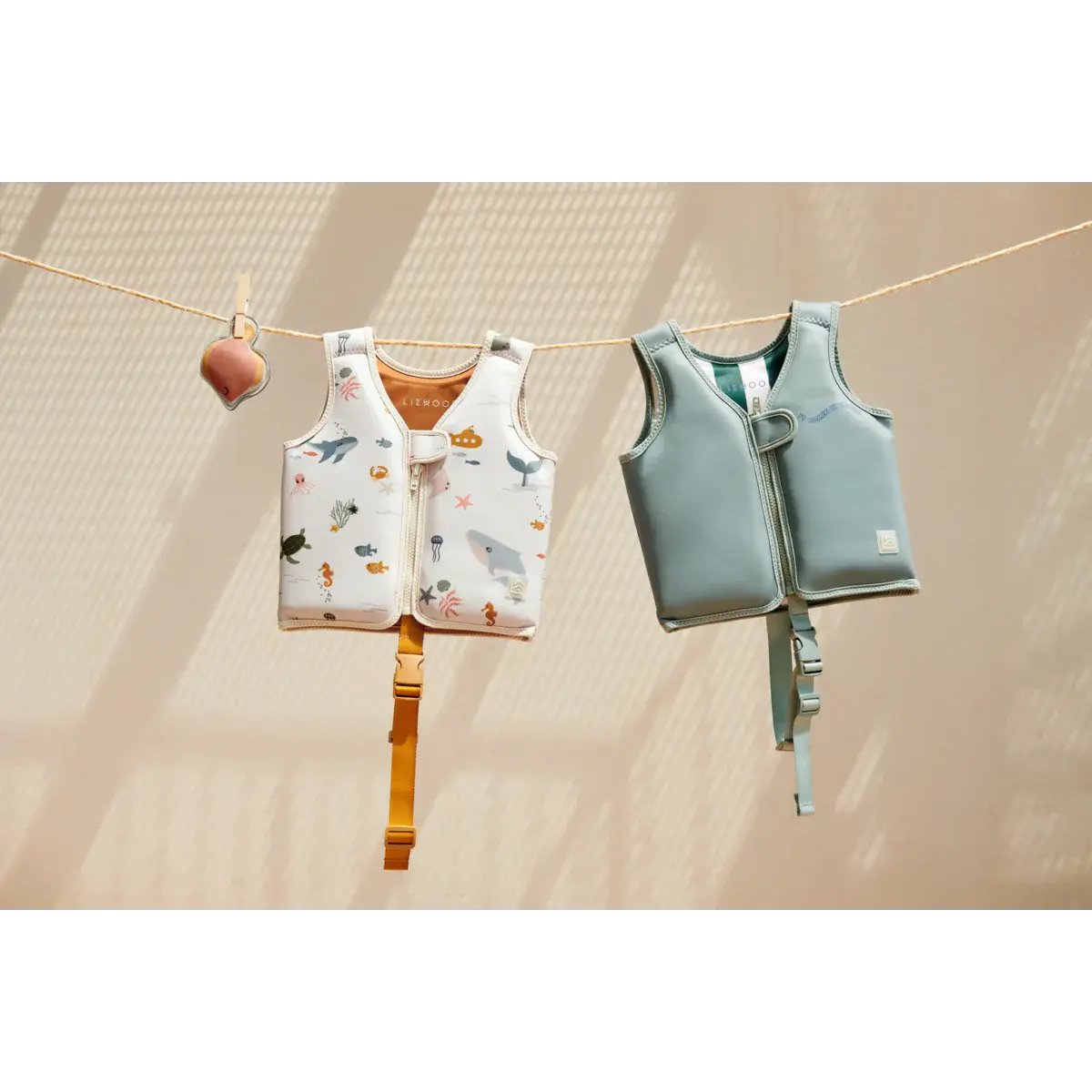 Dove swim vest - It comes in waves LieWood