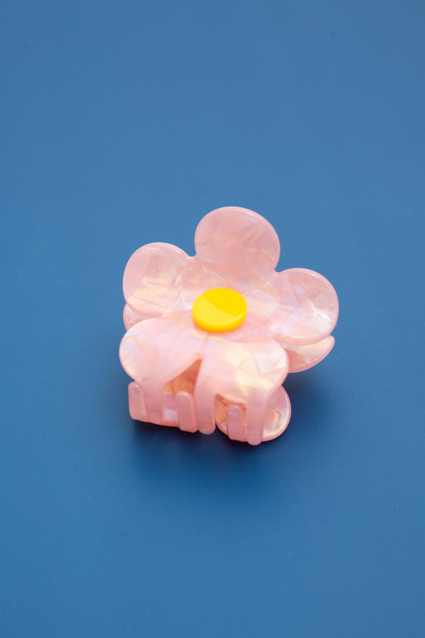 FLOWER CELLULOSE HAIR CLAW CLIPS  | 40H585: PINK JOSSLYN by Wall to Wall