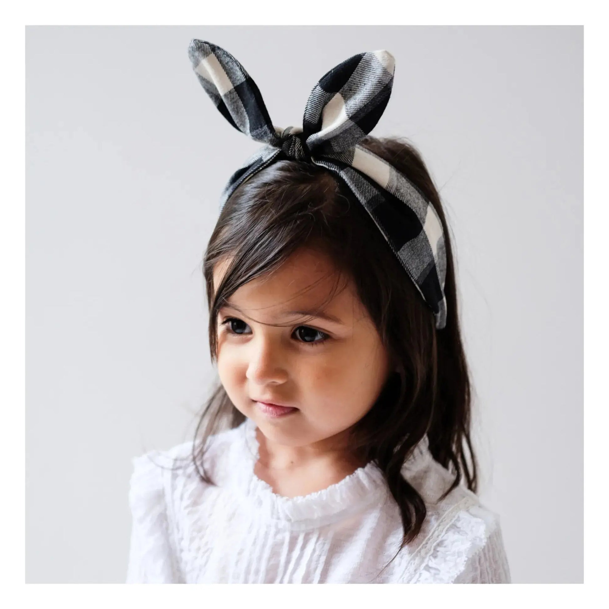 Headband White and Black checked pattern with a bow Mimi & Lula