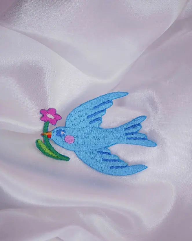 Hirondelle Limistic Iron-On Patch MALICIEUSE