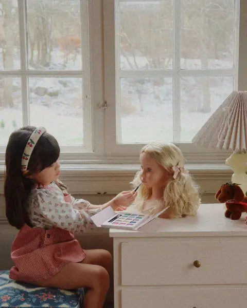 Lili Make-Up Salon incl. Doll and Accessories Konges Slojd