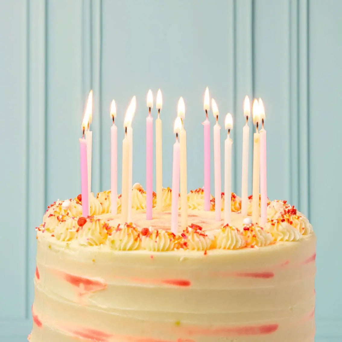 Long Pastel Colour Birthday Candles - 16 Pack Talking Tables EU