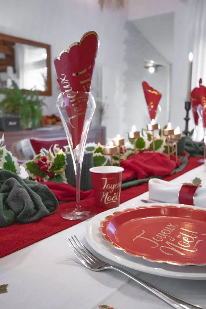 MERRY CHRISTMAS RED AND GOLD SCALLOPED NAPKINS 33X33CM X 16 Tim&Puce Factory