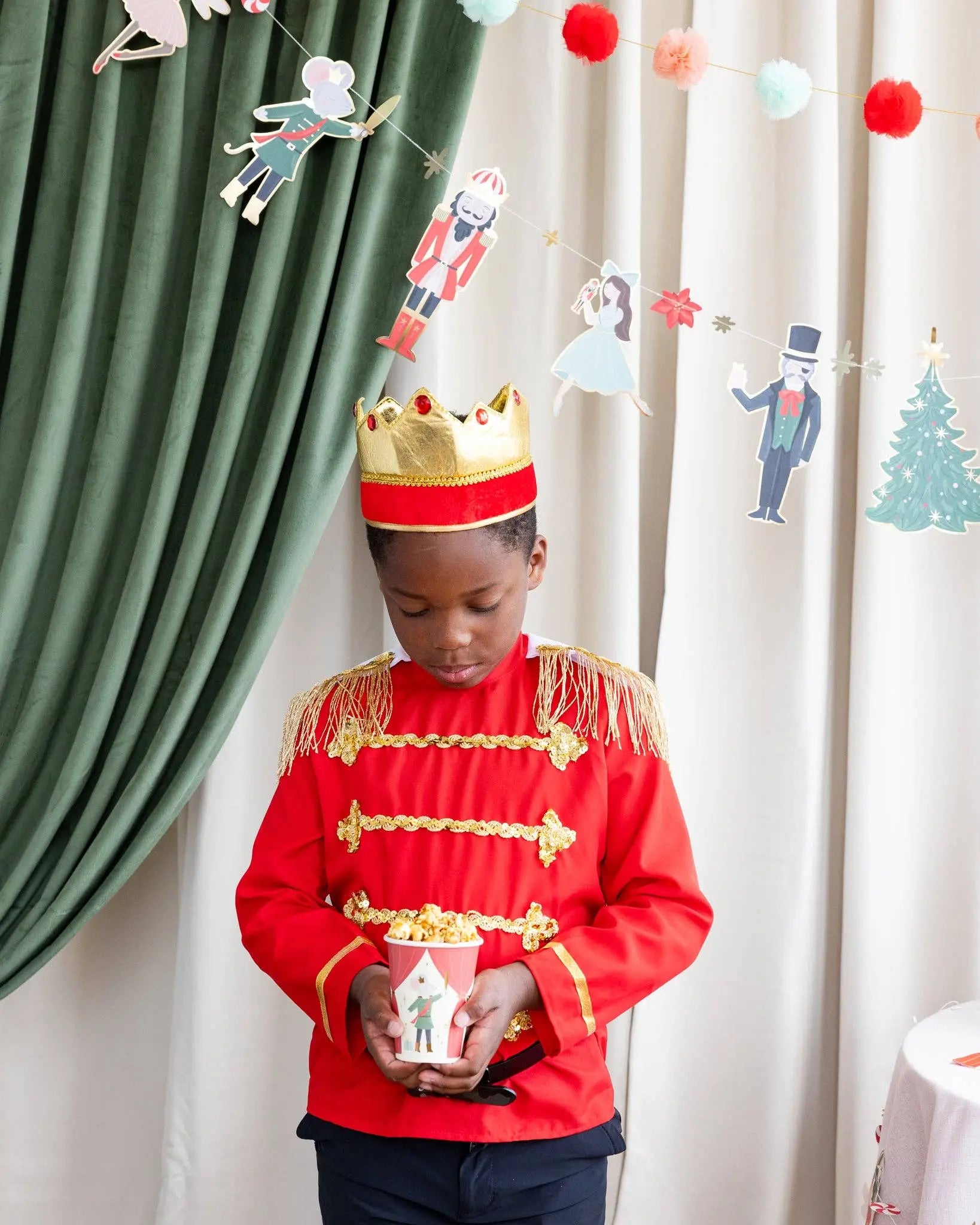 My Mind’s Eye - NUT1110 - Nutcracker Paper Cup My Mind’s Eye