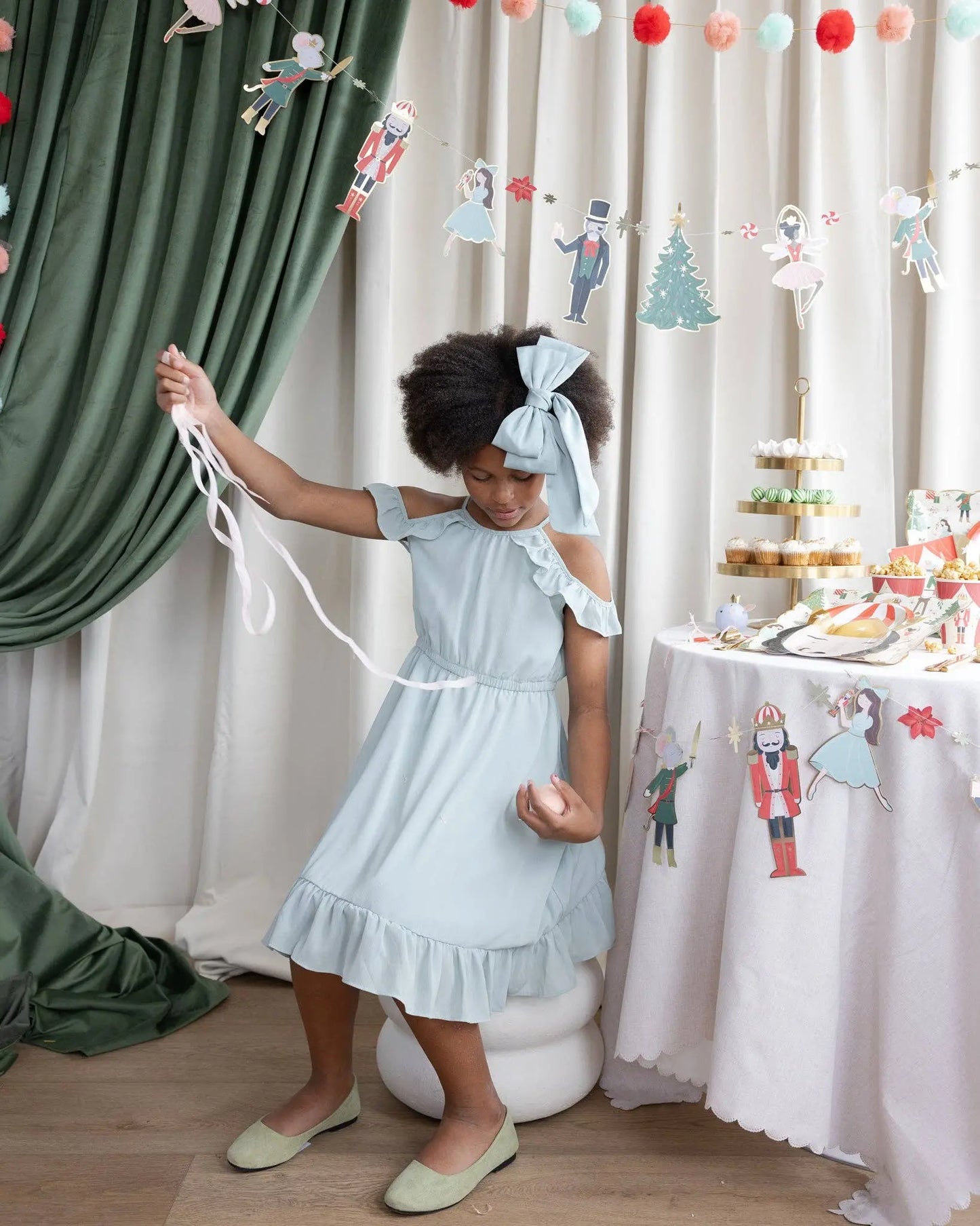 My Mind’s Eye - NUT1114 - Nutcracker Surprise Balls My Mind’s Eye