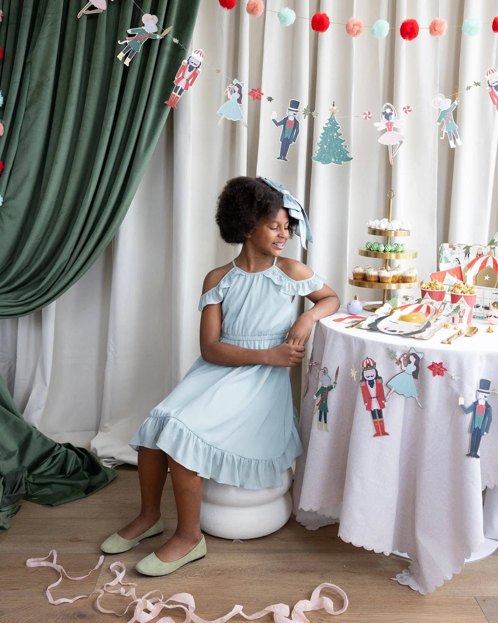 My Mind’s Eye - NUT1114 - Nutcracker Surprise Balls My Mind’s Eye