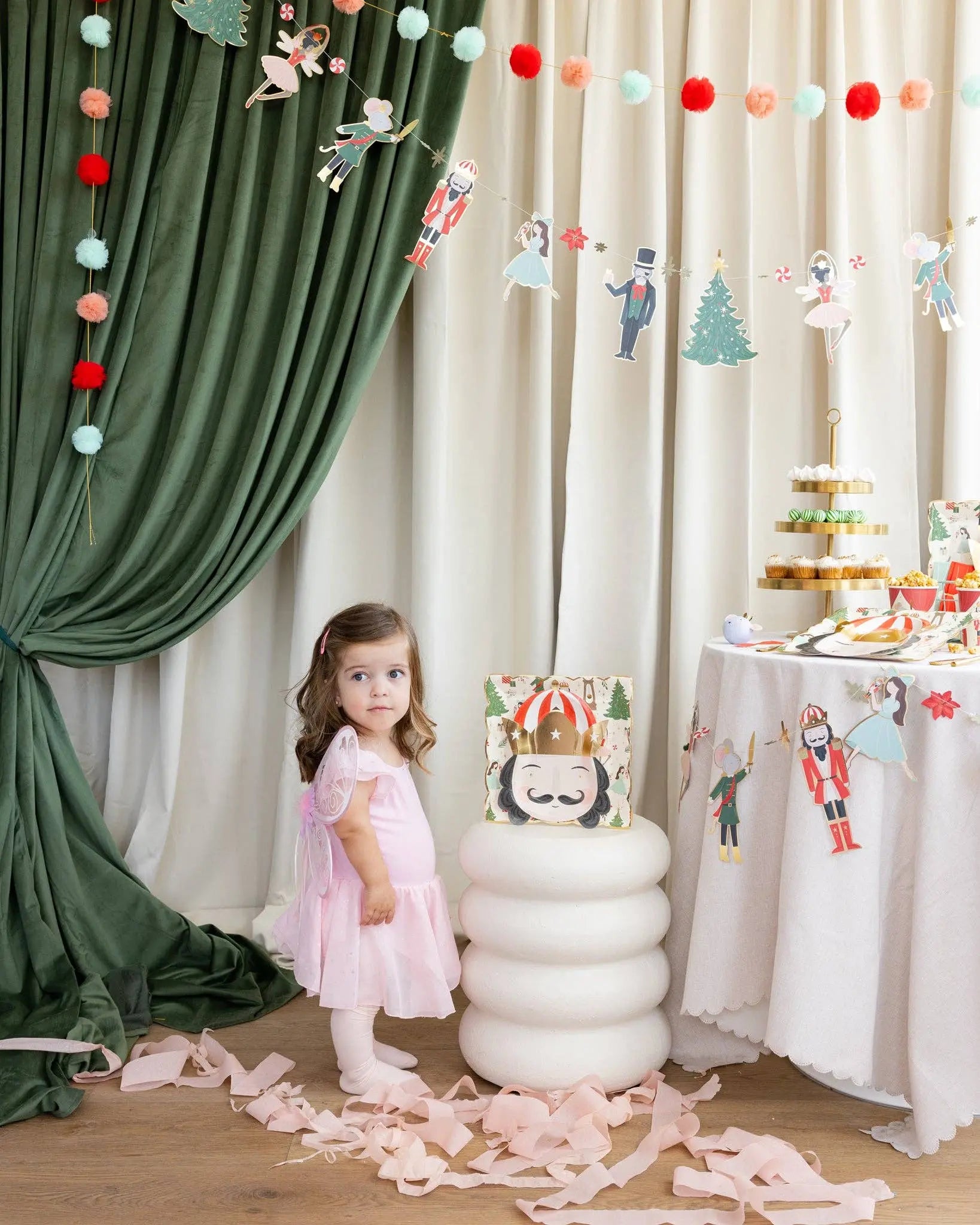 My Mind’s Eye - NUT1140 - Nutcracker Pattern 9" Plate My Mind’s Eye