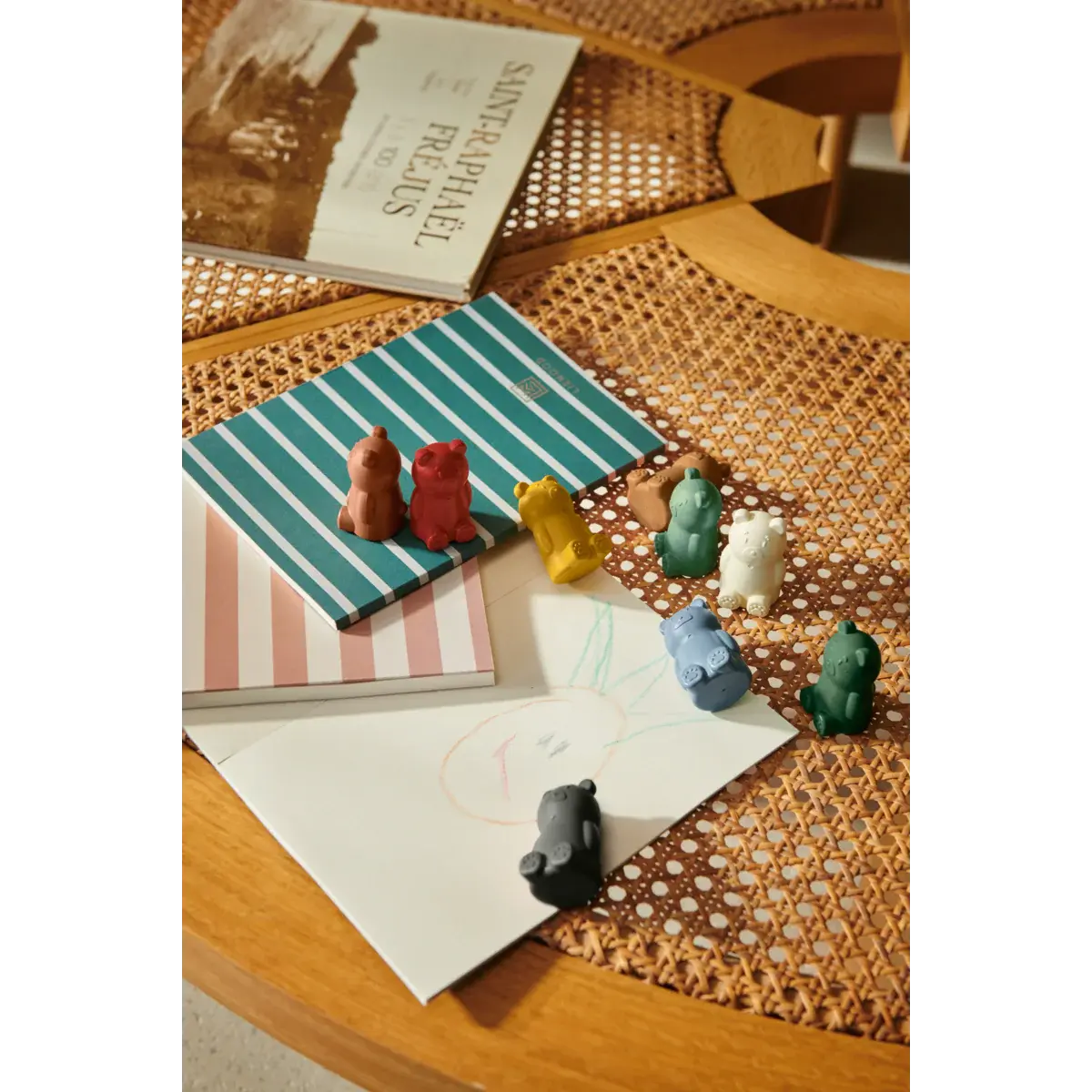 NEW WALLACE MR. BEAR CRAYONS 9-PAC - Yellow Mellow Multi mix LieWood