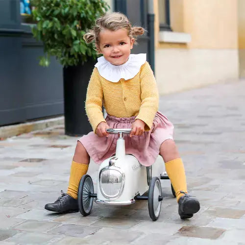 Roadster Ivory White Baghera