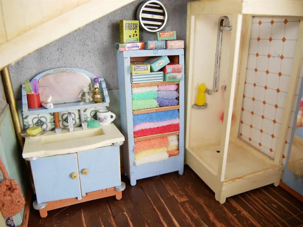 SAM AND JULIA - FURNITURE - BATHROOM Sam & Julia