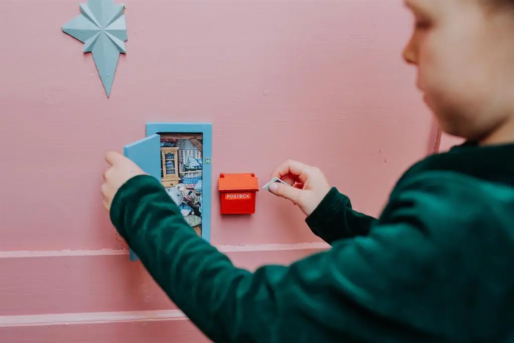 SAM AND JULIA - FURNITURE - LITTLE MOUSE DOOR Sam & Julia