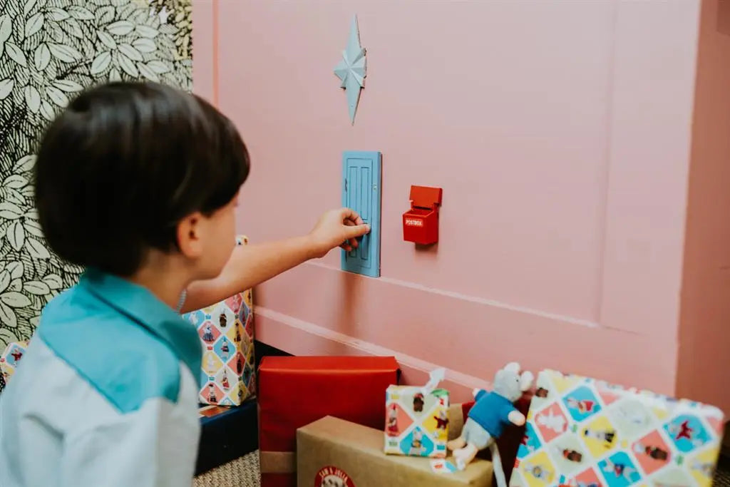 SAM AND JULIA - FURNITURE - LITTLE MOUSE DOOR Sam & Julia