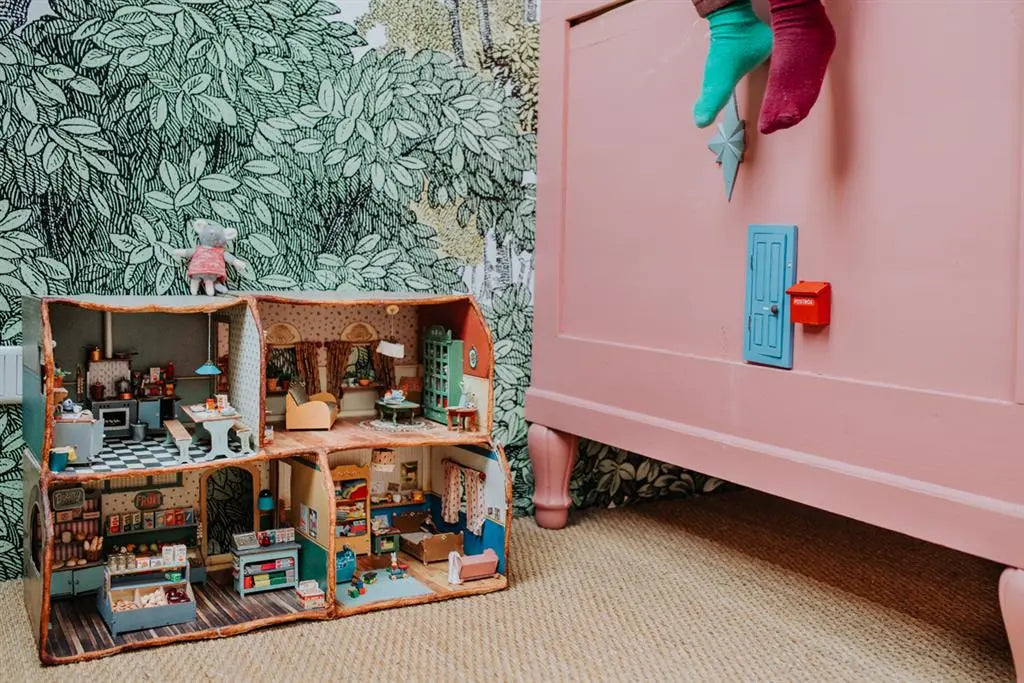 SAM AND JULIA - FURNITURE - LITTLE MOUSE DOOR Sam & Julia