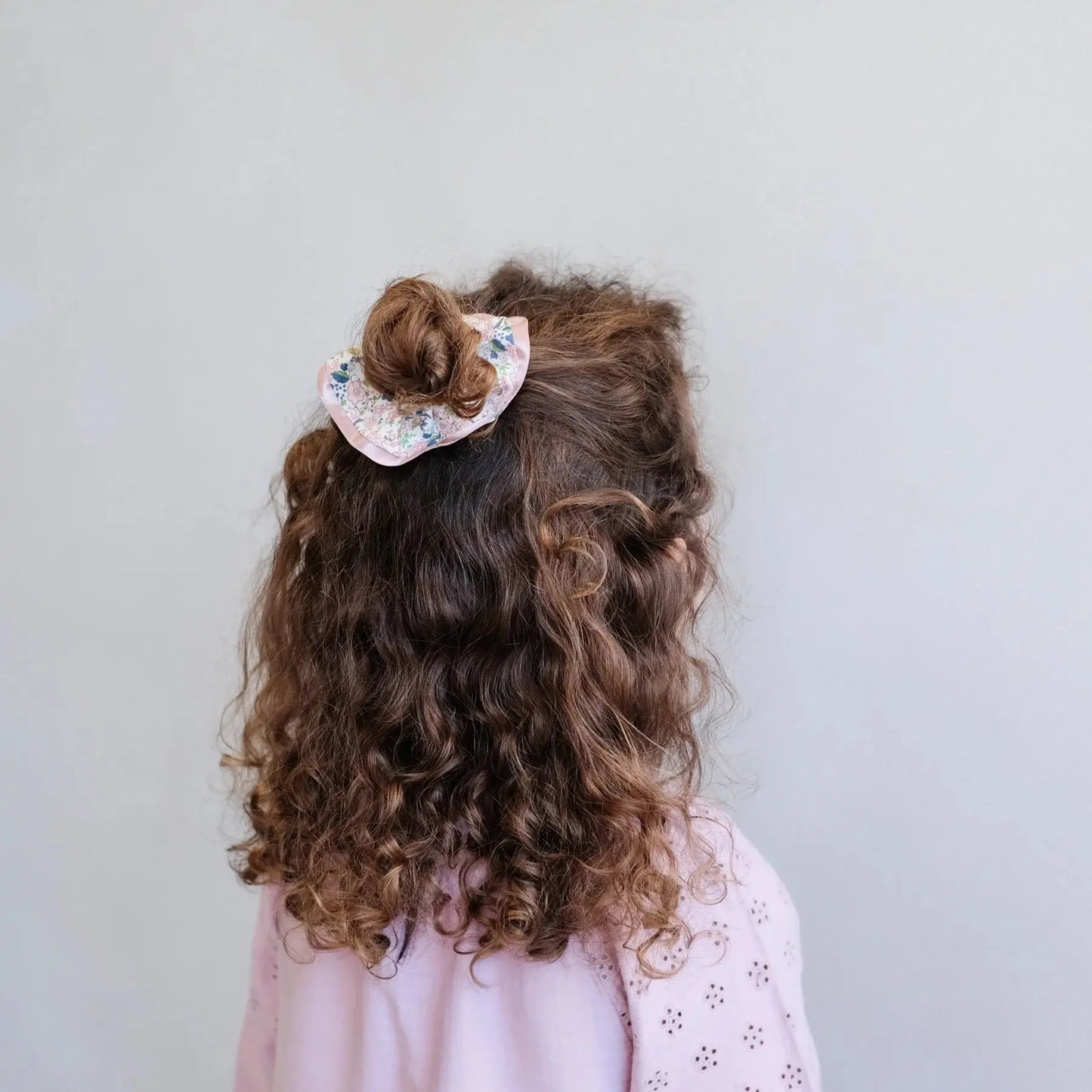 Satin edge scrunchie - peach Mimi & Lula