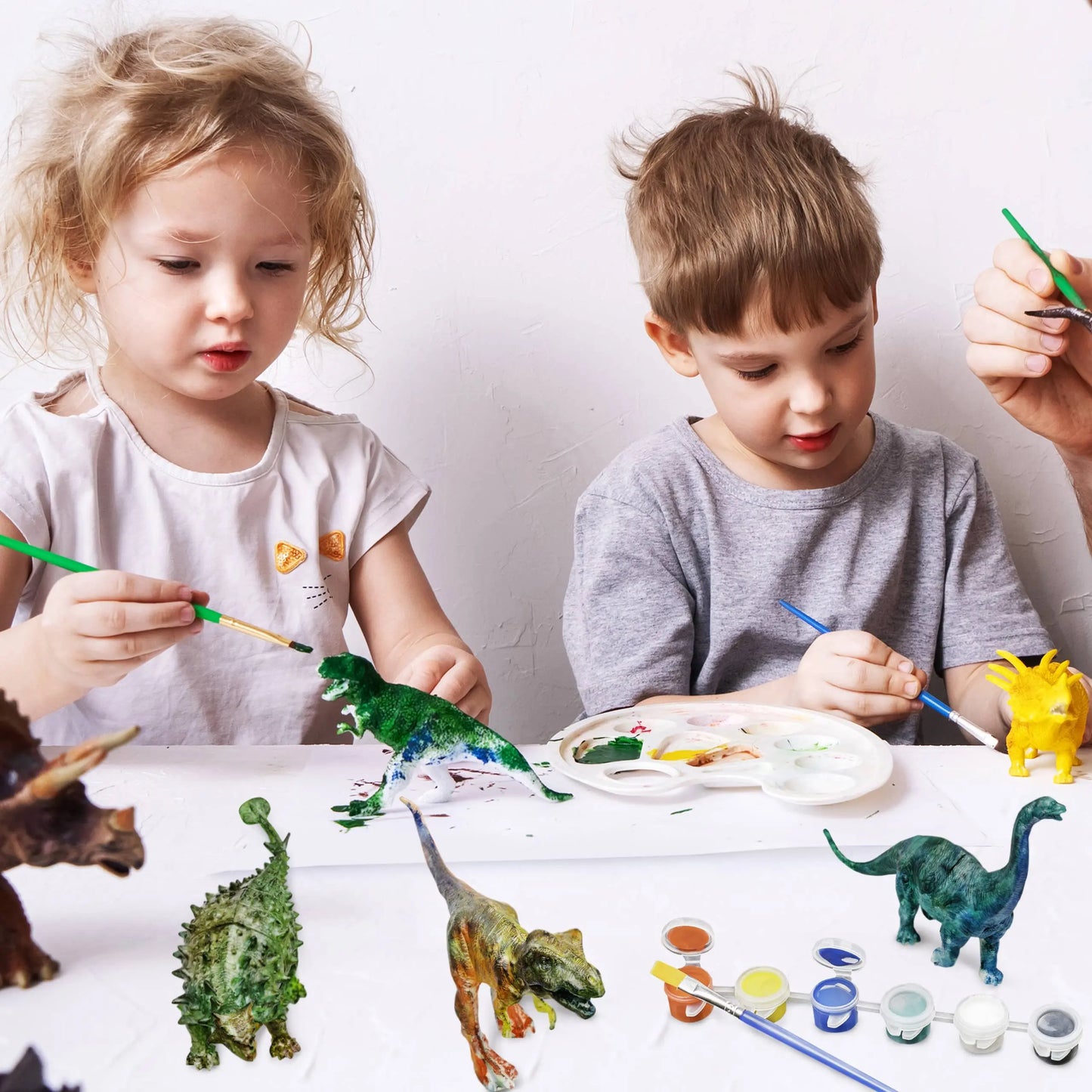 The Twiddlers - 15 pcs Paint Your Own Dinosaurs Kit, Includes Figurines The Twiddlers
