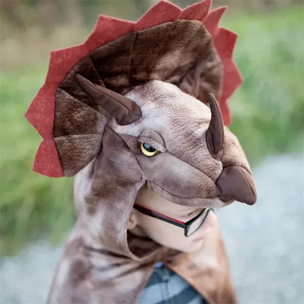 Triceratops Cape 4-5 Great Pretenders