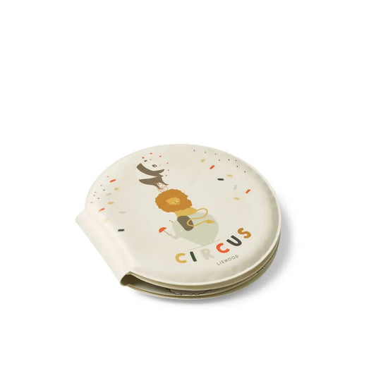 Waylon circus Magic water book LieWood