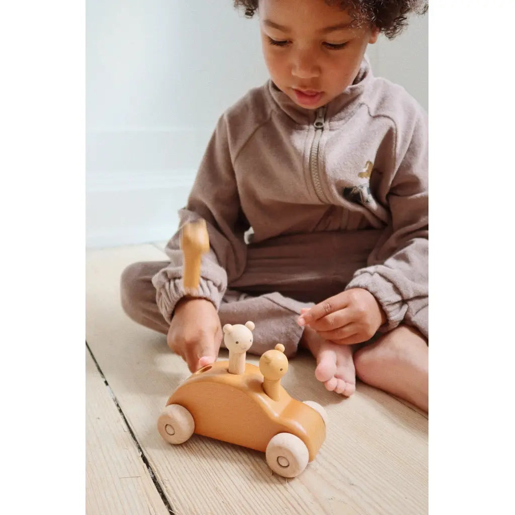 Wooden pop-up car FSC - KONGES SLØJD - 23 AW - wooden toys bear family Konges Slojd
