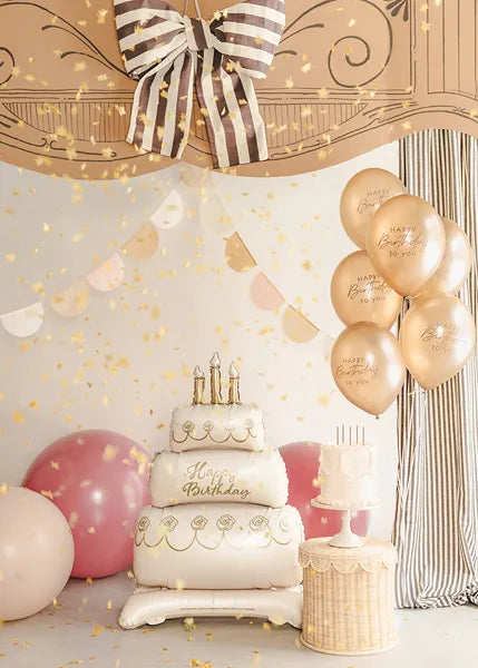 Standing foil balloon Cake