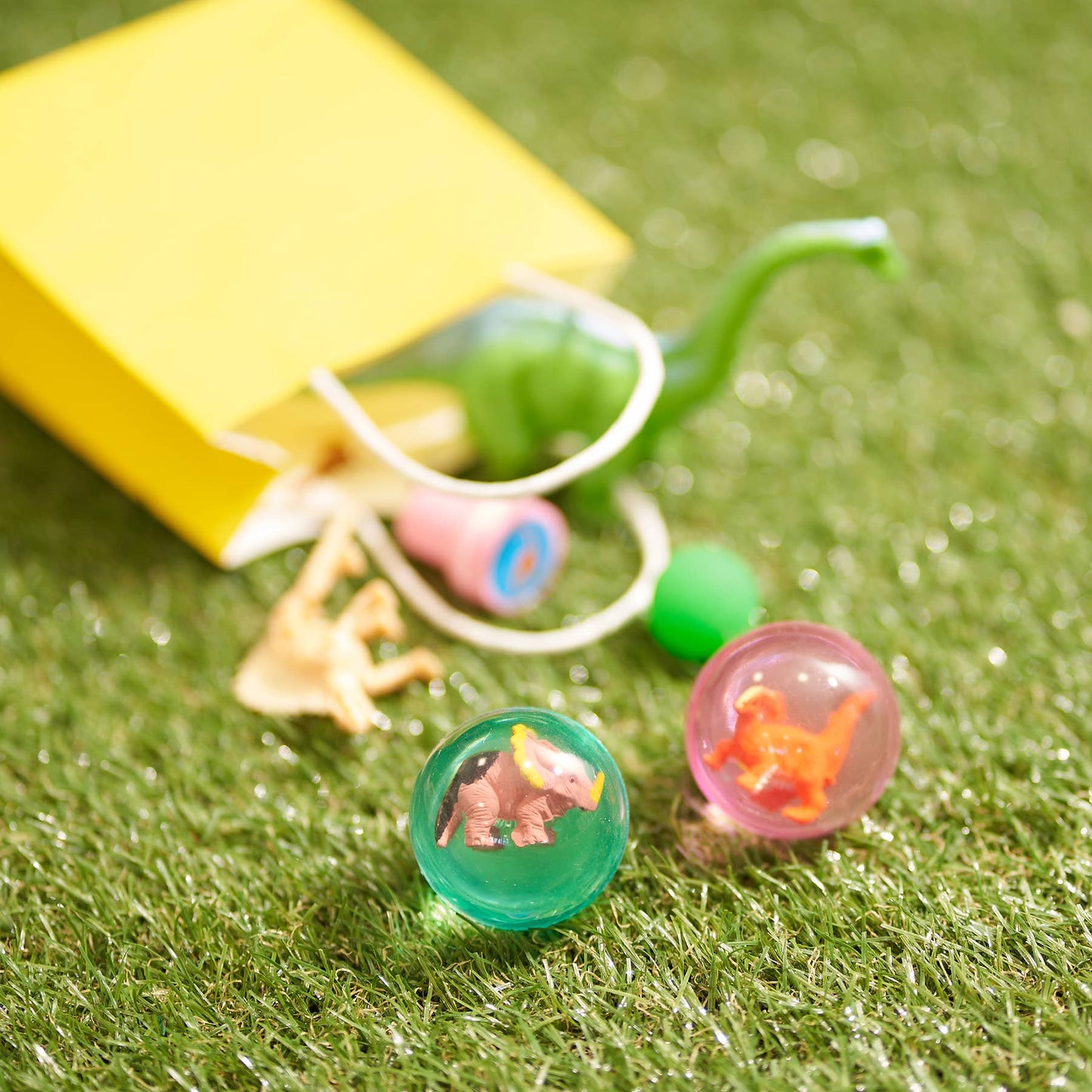 The Twiddlers - 8 Dinosaur Bouncy Rubber Balls (4.5cm)