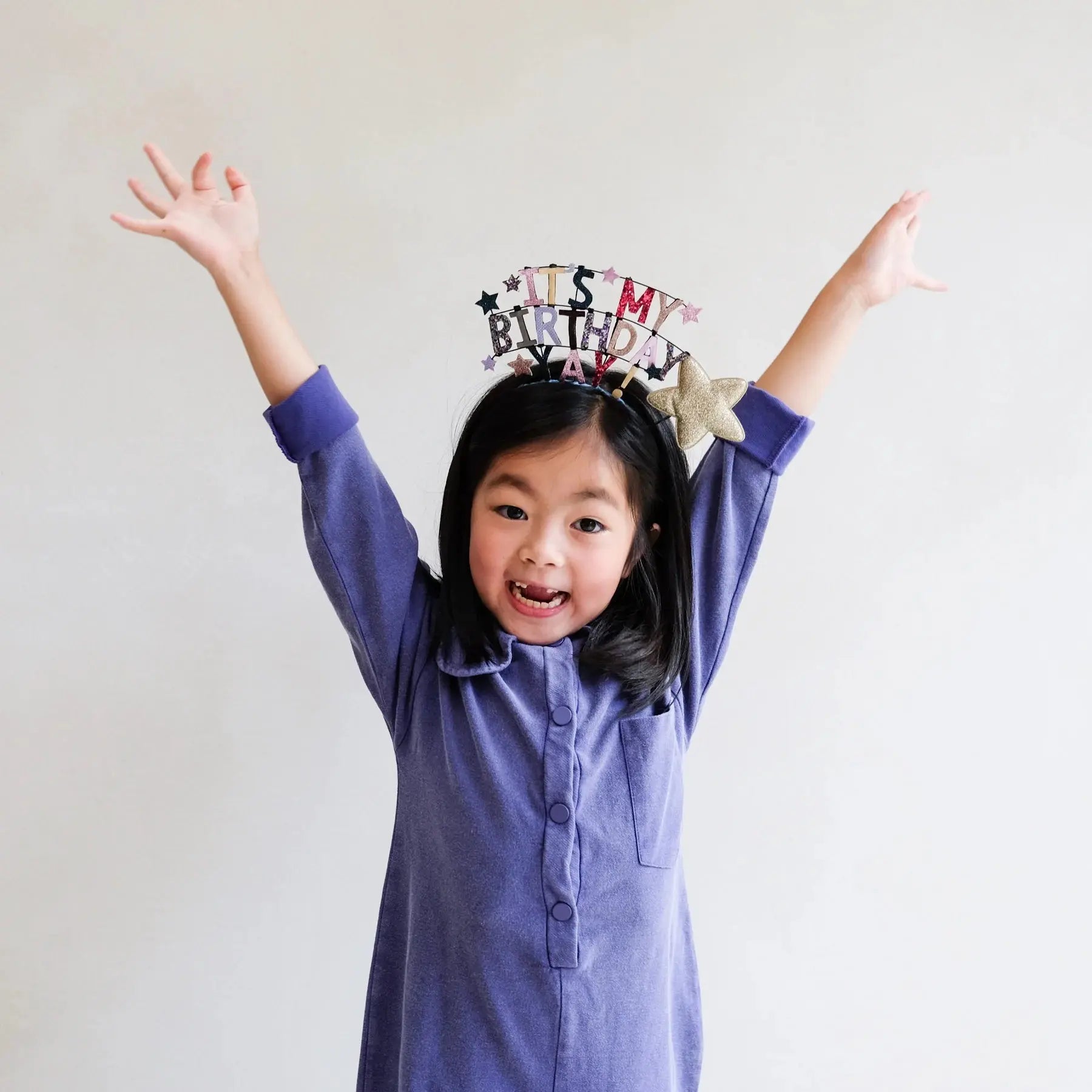 It's my birthday headdress Mimi & Lula