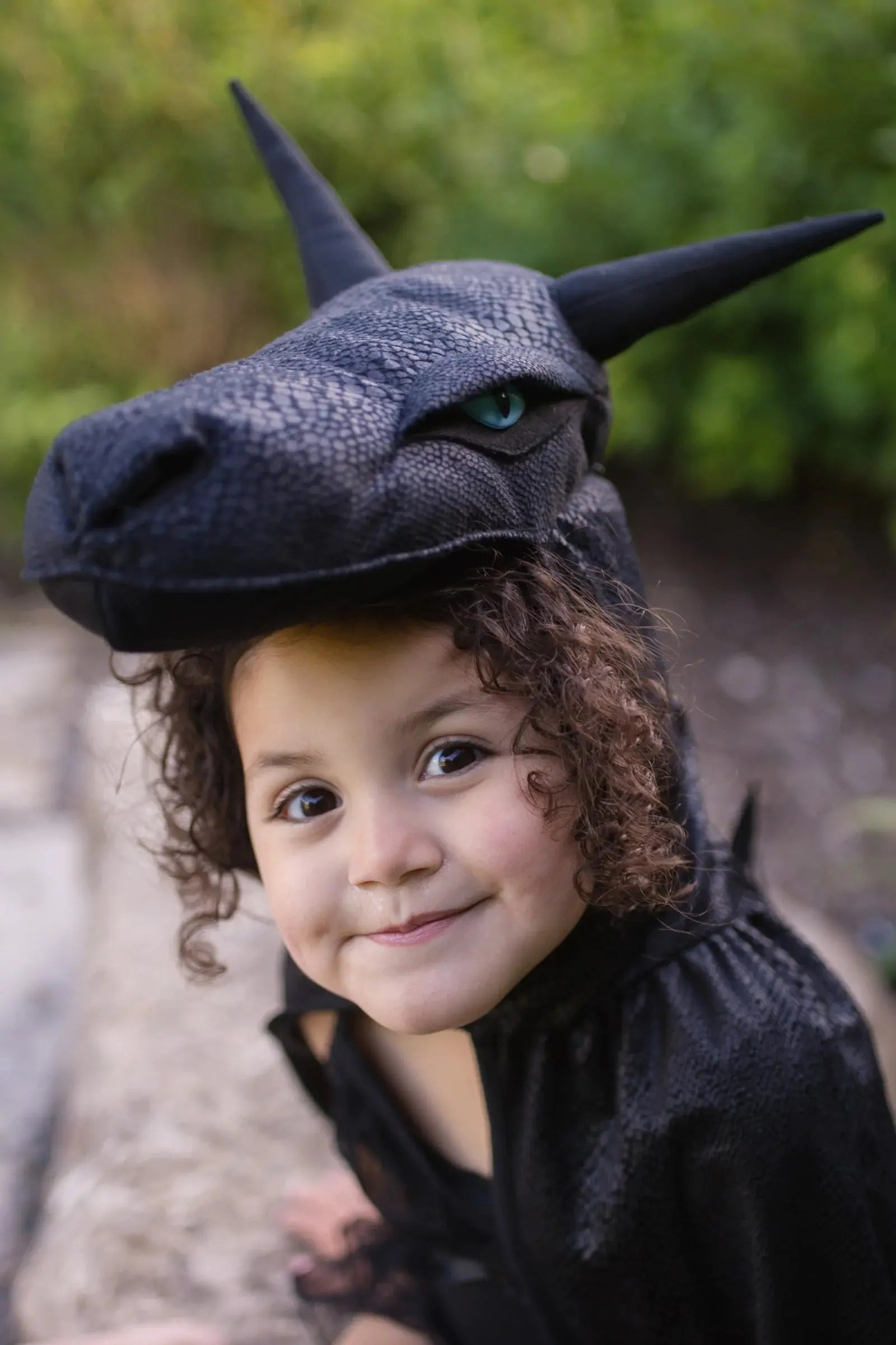 Midnight dragon cape 5-6 years - Great Pretenders Great Pretenders