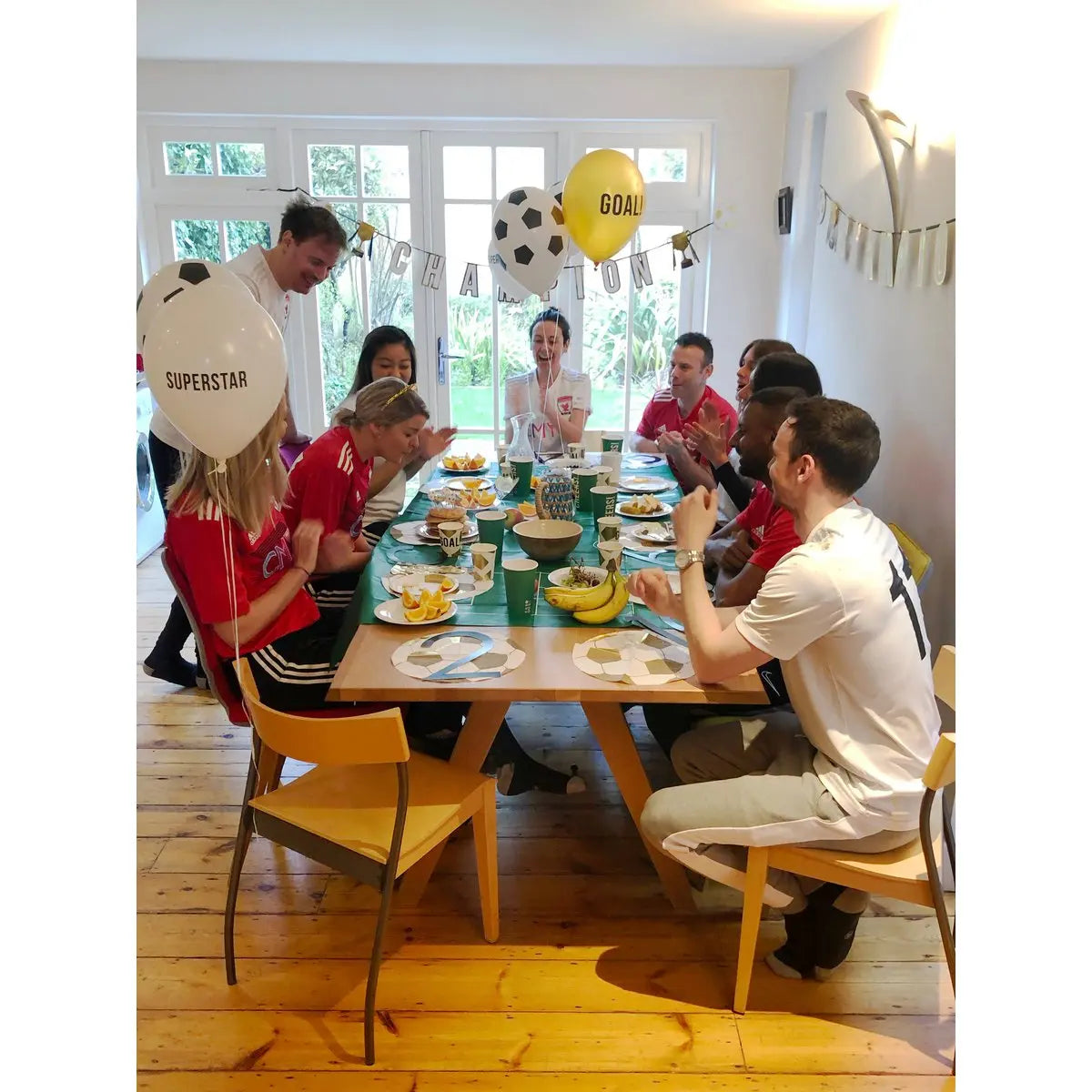 Party Champions Garland Talking Tables