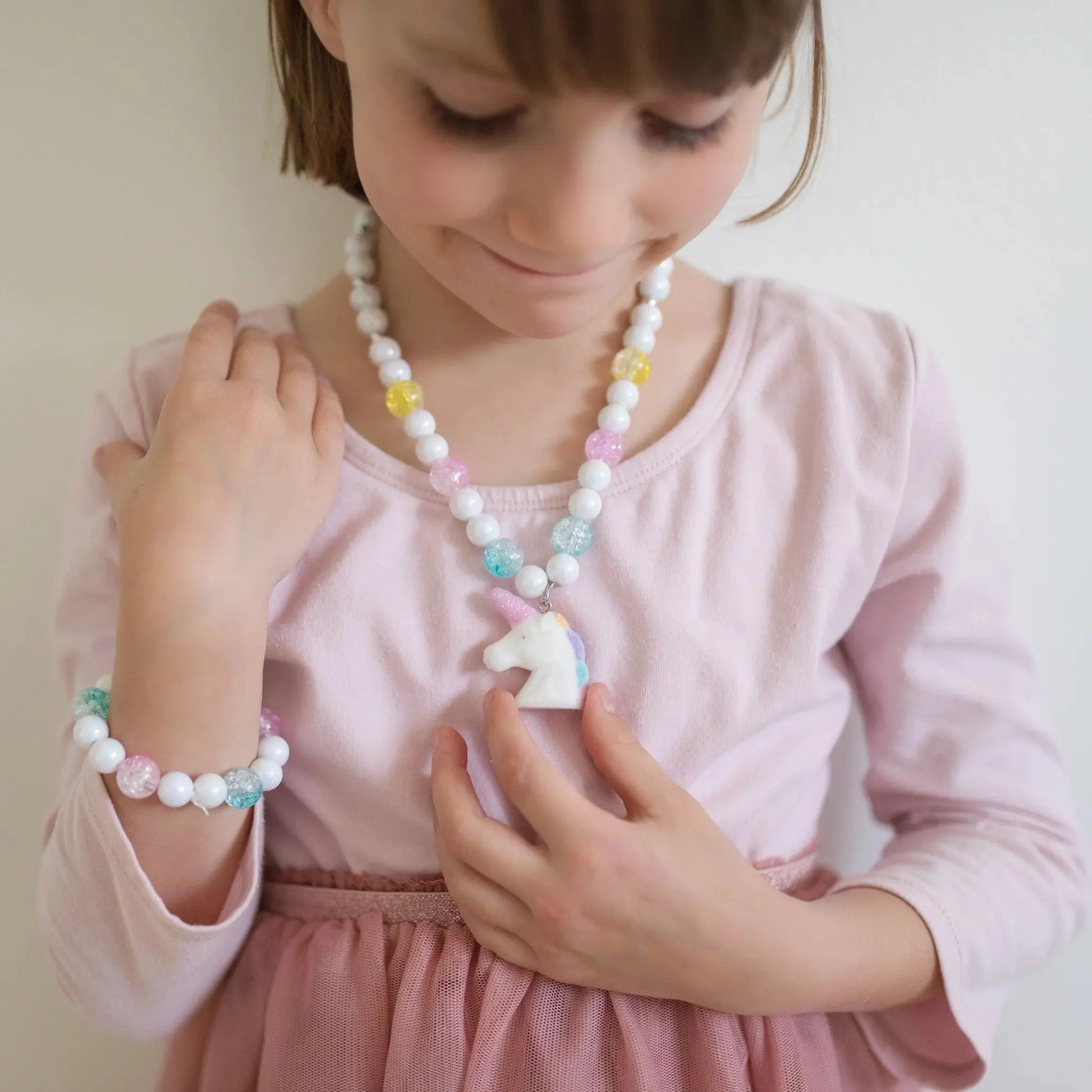 White Unicorn Necklace & Bracelet Great Pretenders
